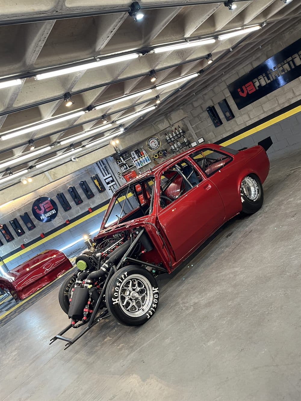 Chevette FLT. Preparação e acabamento de pintura na V8 Polimentos